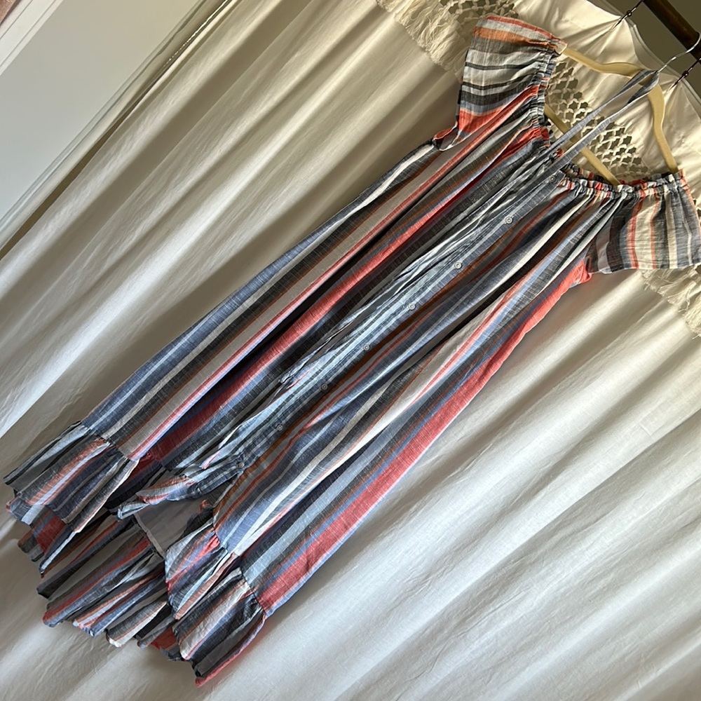 New with tags high-low button down dress with tie waist option